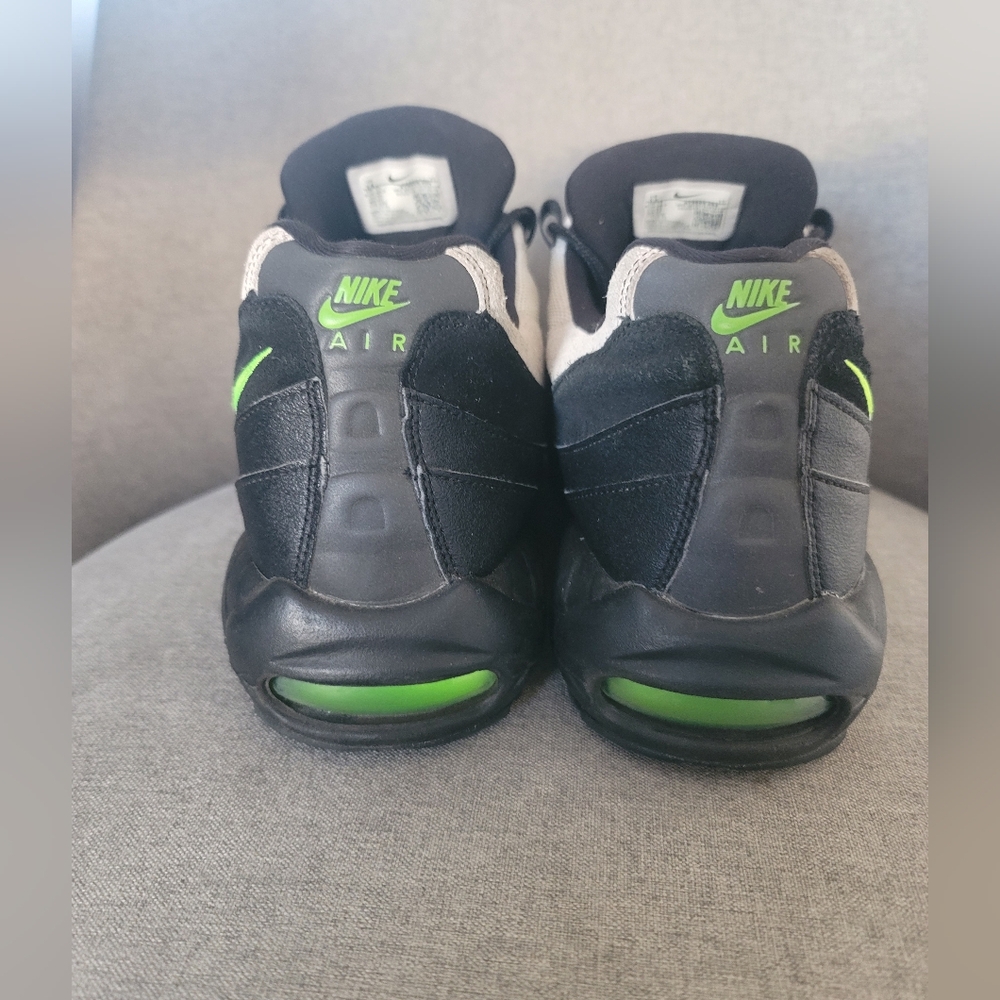 Nike Air Max 95 Essential Black Volt Shoes Men's Size 14 - Picture 4 of 6
